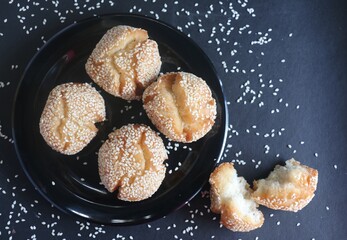fried bread with sesame seeds