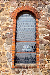 Fototapeta na wymiar Fenster der Lorenzkirchen, Sachsen Anhalt, Deutschland