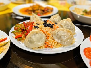 Dumpings - Asiatische Teigtaschenauf Reis