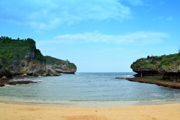 Fototapeta premium Beautiful view of beach and cliffs