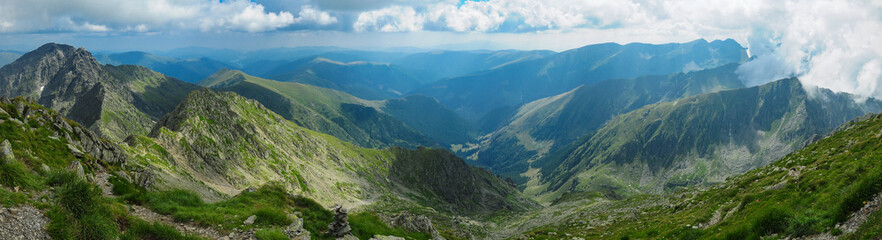 Fototapeta na wymiar View from Negoiu peak, Fagaras Mountains, Romania