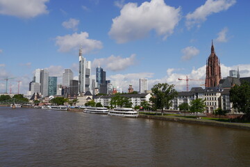 Fototapeta na wymiar Silhouette Wolkenkratzer Hochhäuser Frankfurt am Main