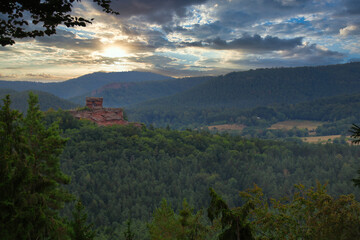 Fototapeta premium beautiful view of the castle ruins drachenfels