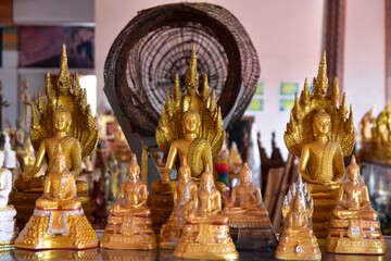 golden buddha statues