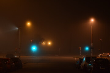 Fototapeta na wymiar Fog in Montevideo - Uruguay. Noche de niebla en Montevideo - Uruguay.