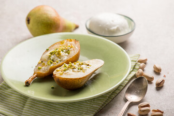 oven pears with mozzarella and pistachio