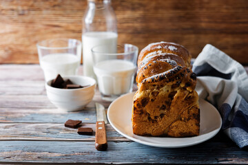 Pull Apart Bread with chocolate drops and powdered sugar