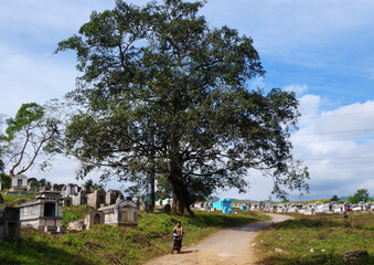 Buddhistisch christlicher Friehof - Hsipaw Myanma 