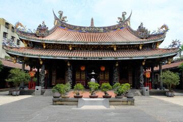 Fototapeta premium Taipei Taiwan - Dalongdong Baoan Temple main building