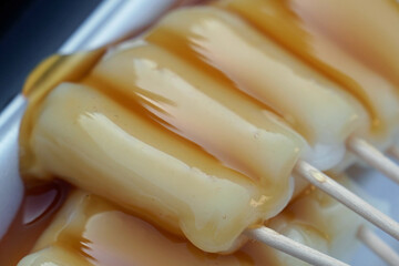 法多山の厄除け団子、限定品のみたらしバージョン