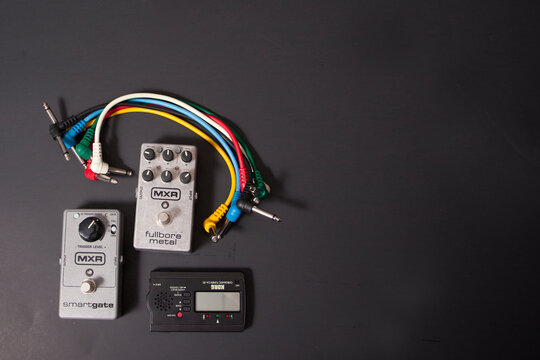 Colorful cables and guitar distortion pedals