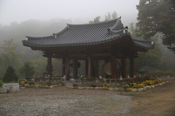 Naklejka premium South Korea Daegoksa Buddhist Temple