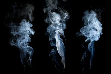 Zelfklevend Fotobehang Witte mist of rookverzameling op zwarte achtergrond © WIROT