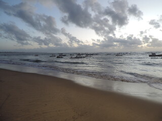 Fototapeta na wymiar This sunset... over this beach... Esse pôr-do-sol... nessa praia...
