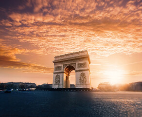 arc de triomphe at sunset