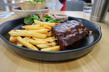 BBQ Pork ribs with fries