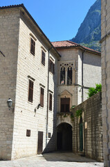 Fototapeta na wymiar Historic building in Kotor, Montenegro