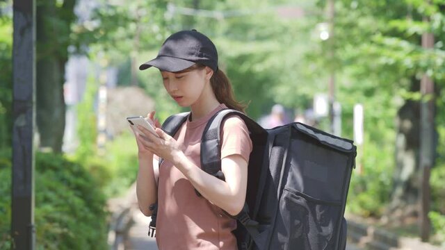 フードデリバリーサービス・女性