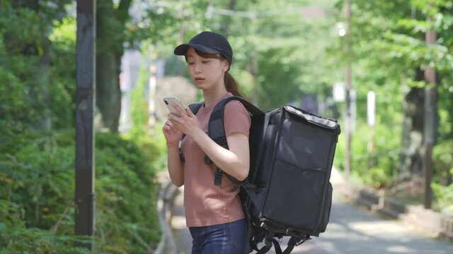 フードデリバリーサービス・女性