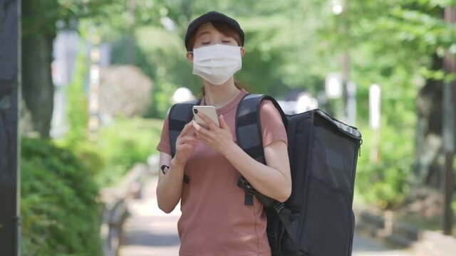 フードデリバリーサービス・女性