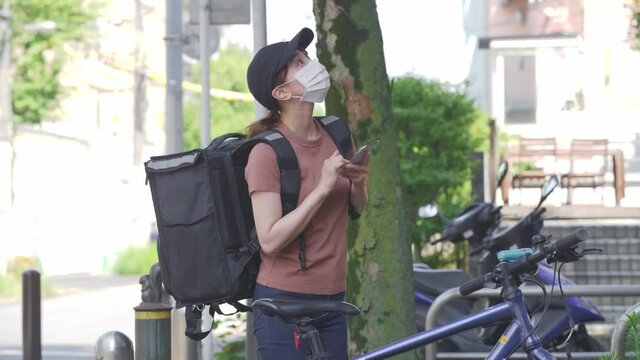 フードデリバリーサービス・女性