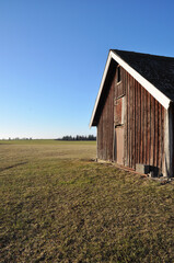 Obraz premium Old barn in spring