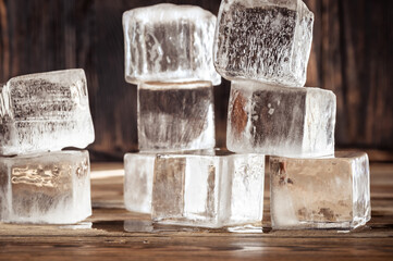 Crystal clear ice cubes