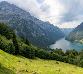 Klöntaler See in der Schweiz