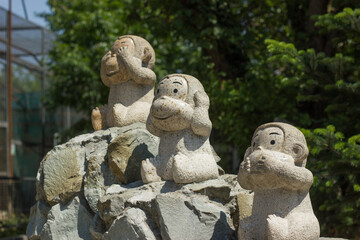 stone lion statue