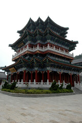 Naklejka premium Withered leathery and weird tree on Tianmen Mountain, Zhangjiajie, Hunan, China