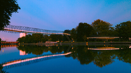 Slinky Springs to fame Brücke am Rhein-Herne Kanal in Oberhausen
