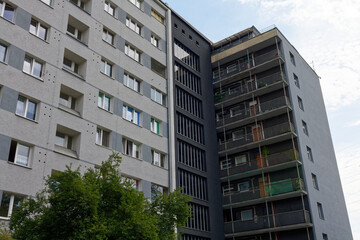 Blok mieszkalny w centrum miasta