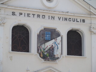 Giebel der Kirche S. Pietro in vinculis, Salerno, Italien gable of S. Pietro in vinculis, Salerno,...