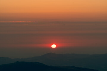 Sunset in the middle of the mountain.