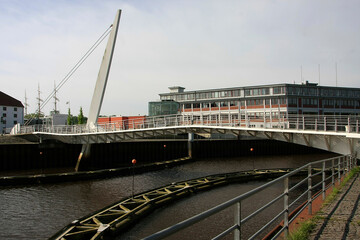 Obraz premium Klappbruecke über den Hafen von Bremen-Vegesack, Bremen, Deutschland, Europa