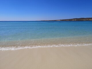 Fototapeta na wymiar Turquoise Bay white sand beach in Australia