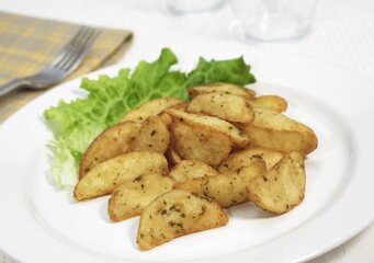 COUNTRY POTATOES IN A PLATE