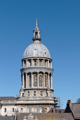 Fototapeta na wymiar Clocher des dôme de la basilique Notre-Dame de l'immaculée conception de Boulogne sur mer - France