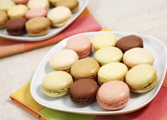 MACAROONS IN A PLATE