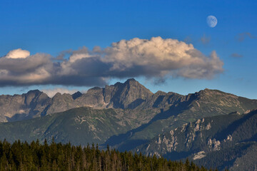 Księżyc, Kasprowy Wierch, Świnica, Orla Perć widok z okolicy Zakopanego (Butorów) © Ola i Eryk