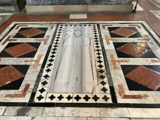 italian marble floor crypt