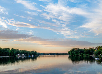 Fototapeta na wymiar sunset over maple lake