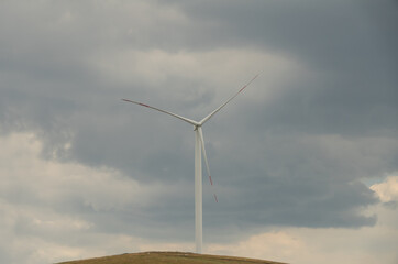 Obraz premium Big windmill on the hill