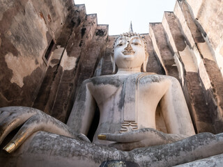 Fototapeta na wymiar buddha statue in sukhothai thailand