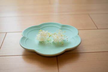 花のハンドメイドピアス