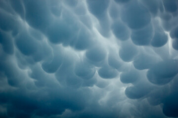 Menacing mammatus clouds