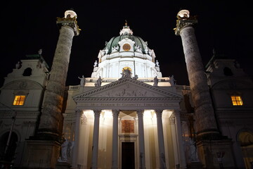 Fototapeta premium Night view of Karlskirche (church of St. Charles) in Vienna