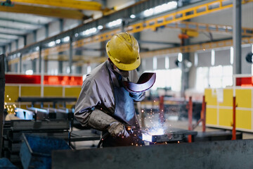 worker working in factory	
