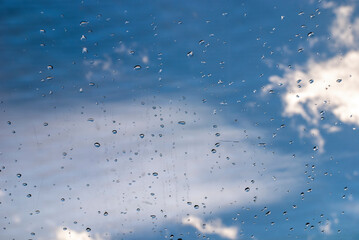 Fototapeta premium Gocce di pioggia sul vetro