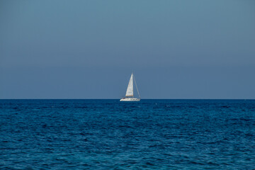 Fototapeta premium Sailboat on the ocean